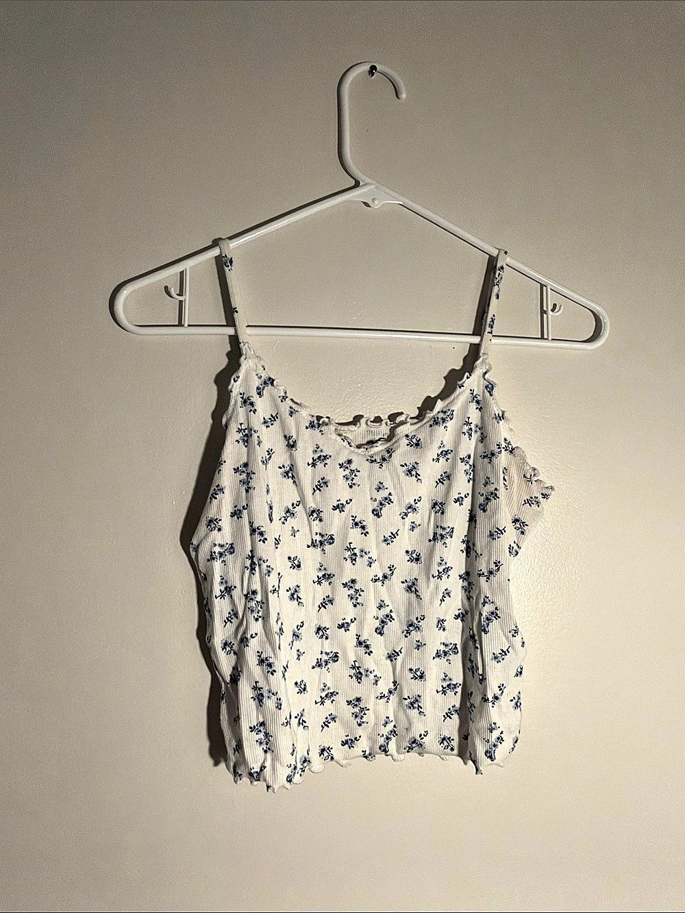 Hollister Floral Camisole in White & Blue Like New